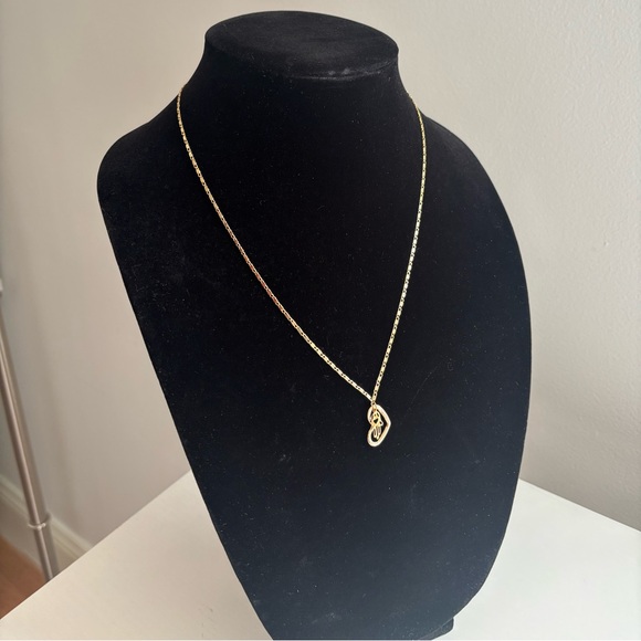 Gold Pendant Necklace with Elegant Heart Motif - Women Jewelry - Picture 4 of 6